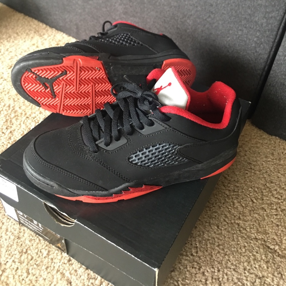 Jordan 5 Lows . Size 3Y